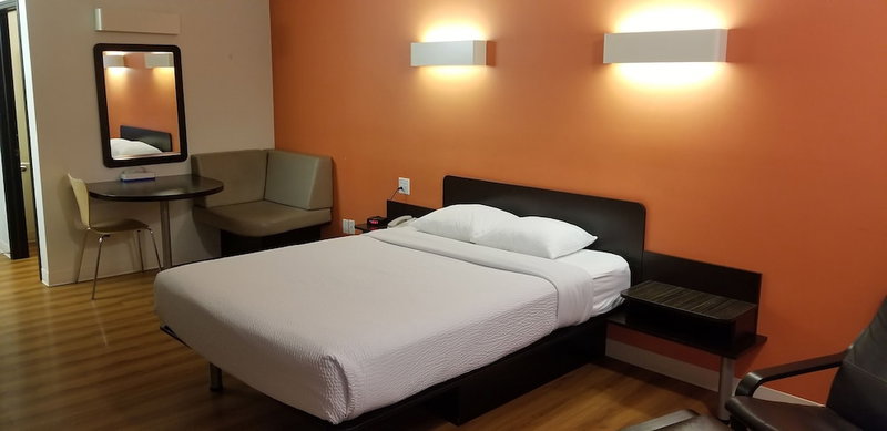 Joys Inn, Innisfail, Канада