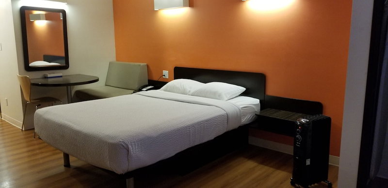 Joys Inn, Innisfail, Канада
