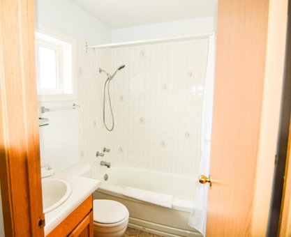 Shoreline Resort Condominiums, Penticton, Canada