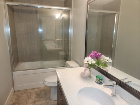 Oscar Inn & 2bd Suite up to 6 people private, Abbotsford, Canada