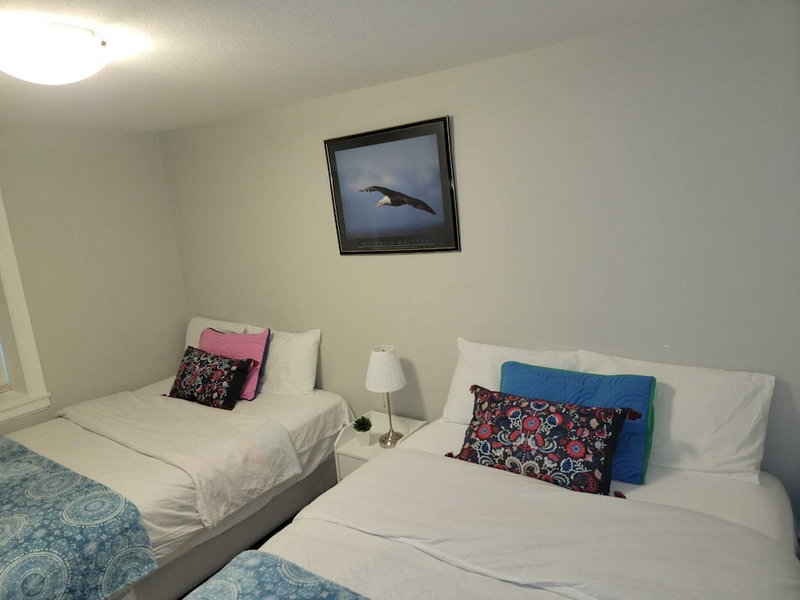 Oscar Inn & 2bd Suite up to 6 people private, Abbotsford, Canada
