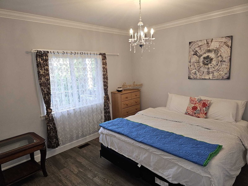 Oscar Inn & 2bd Suite up to 6 people private, Abbotsford, Canada