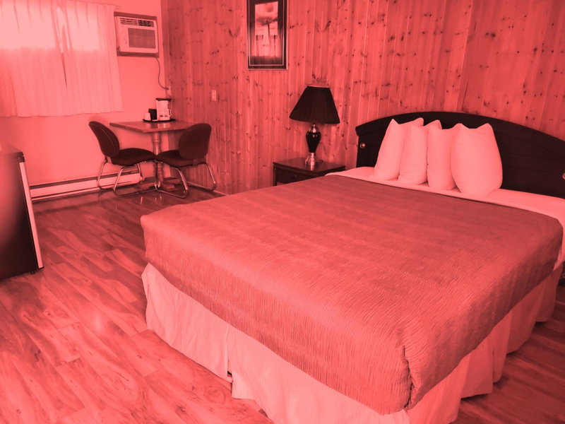 Wildwood Motel, Shelburne, Canada