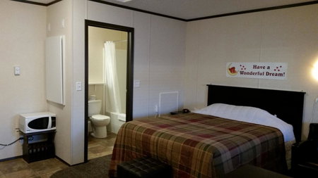 Bear's Den Lodge, Shaunavon, Canada