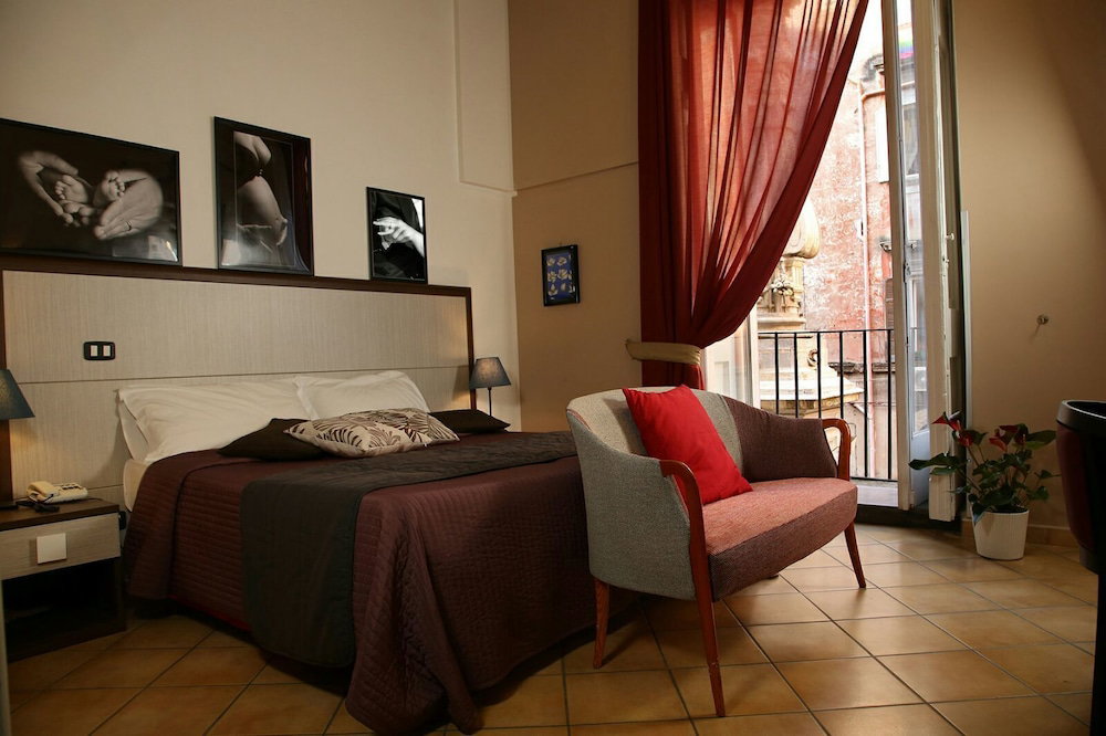 Отель · Caravaggio Hotel, Naples