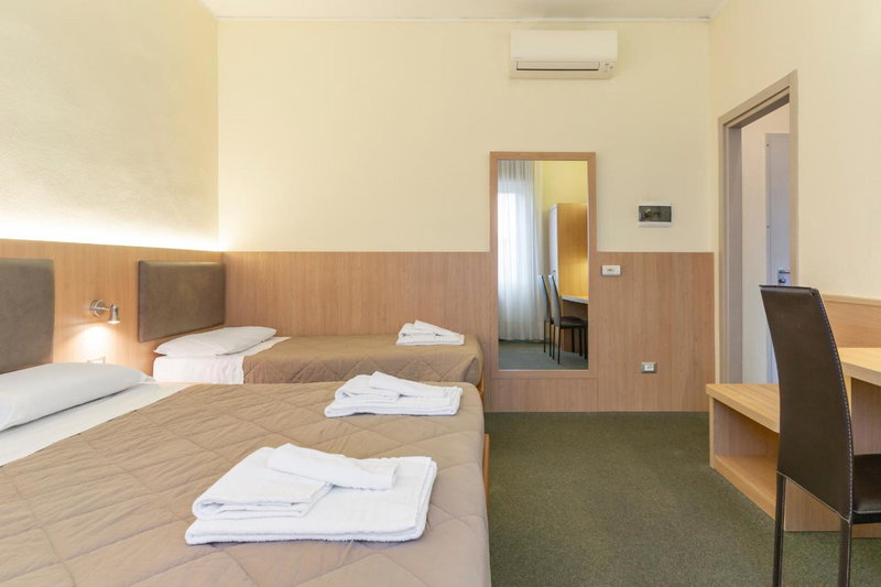 UniHo Hostel, Pavia, Italy