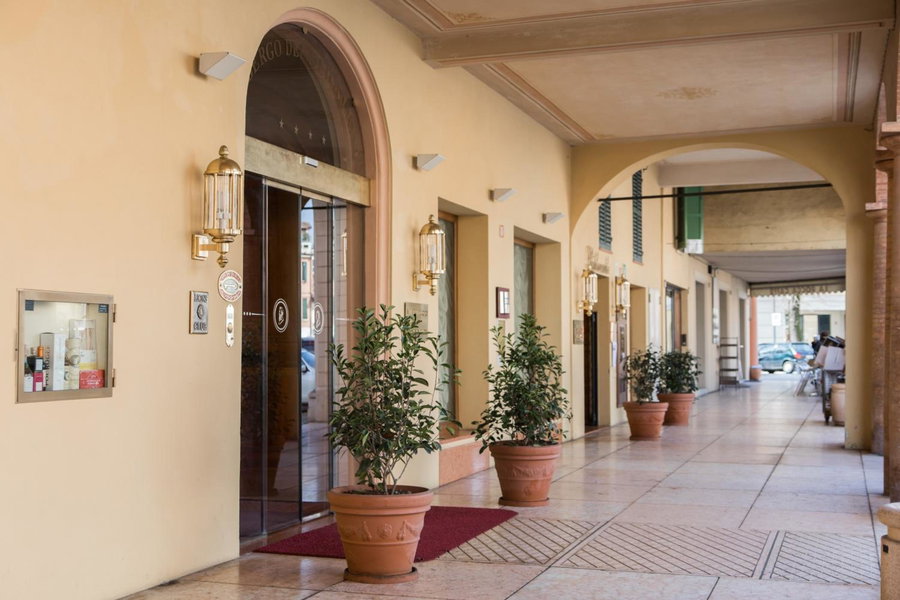 Phi Hotel Dei Medaglioni, Correggio, Italy