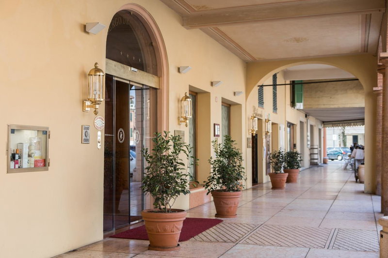 Phi Hotel Dei Medaglioni, Correggio, Italy