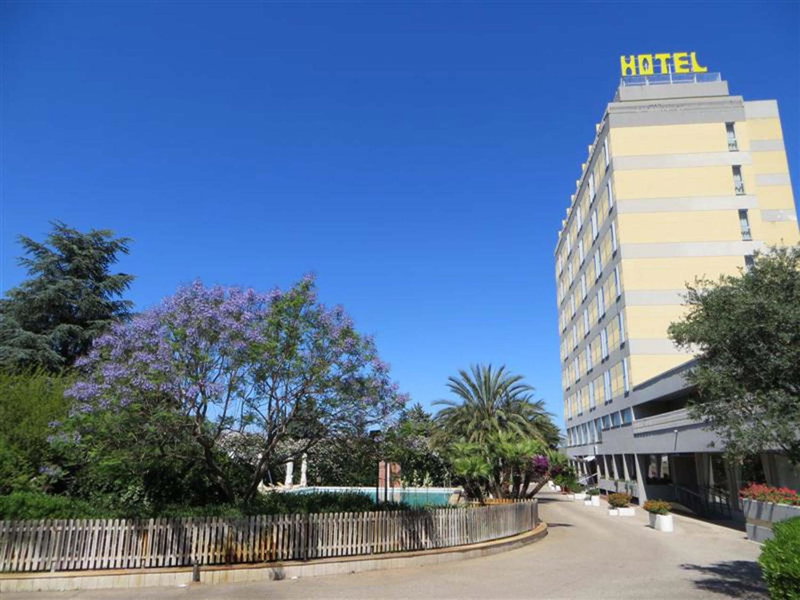 Hotel HR, Modugno, Italia