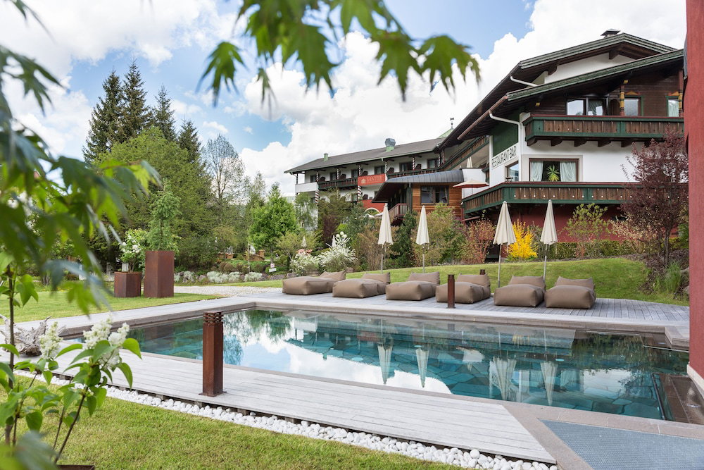 Отель · Romantik Hotel Santer, Dobbiaco