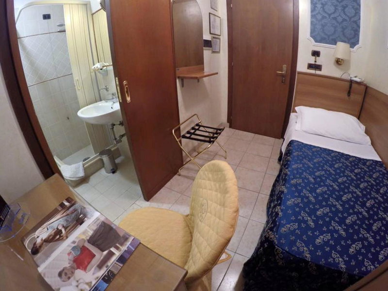 Hotel Assisi, Rome, Italia