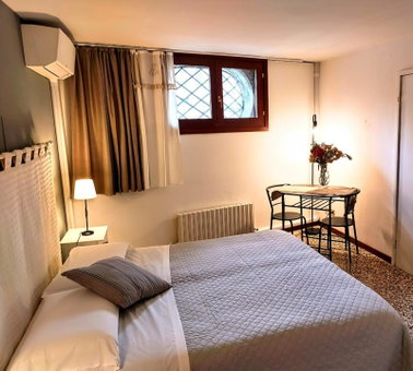 Venice and Venice Apartments - private rooms in shared apartment, Venice, Italy