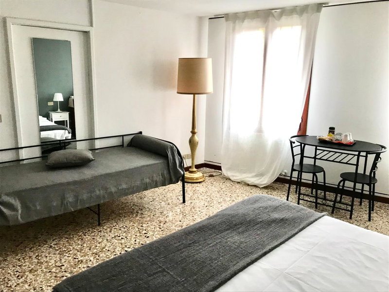 Venice and Venice Apartments - private rooms in shared apartment, Venice, Italy