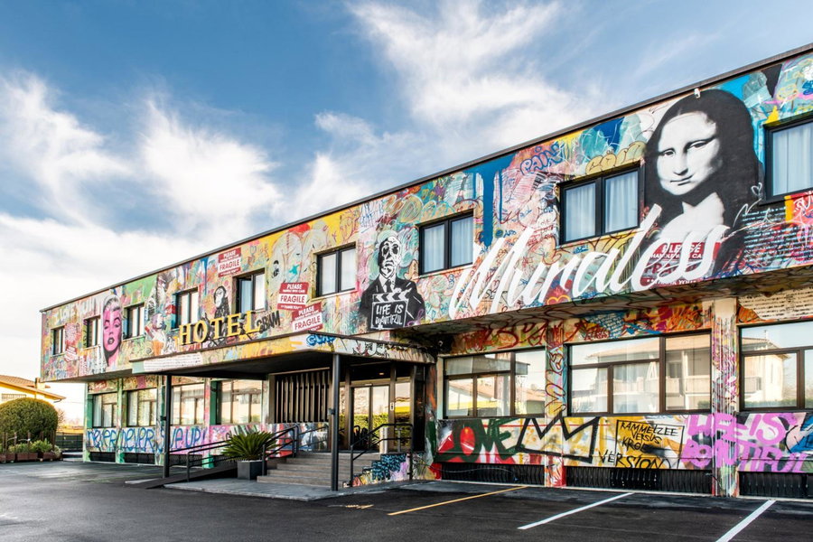 Muraless Art Hotel - WorldHotels Crafted, Castel d'Azzano, Italia