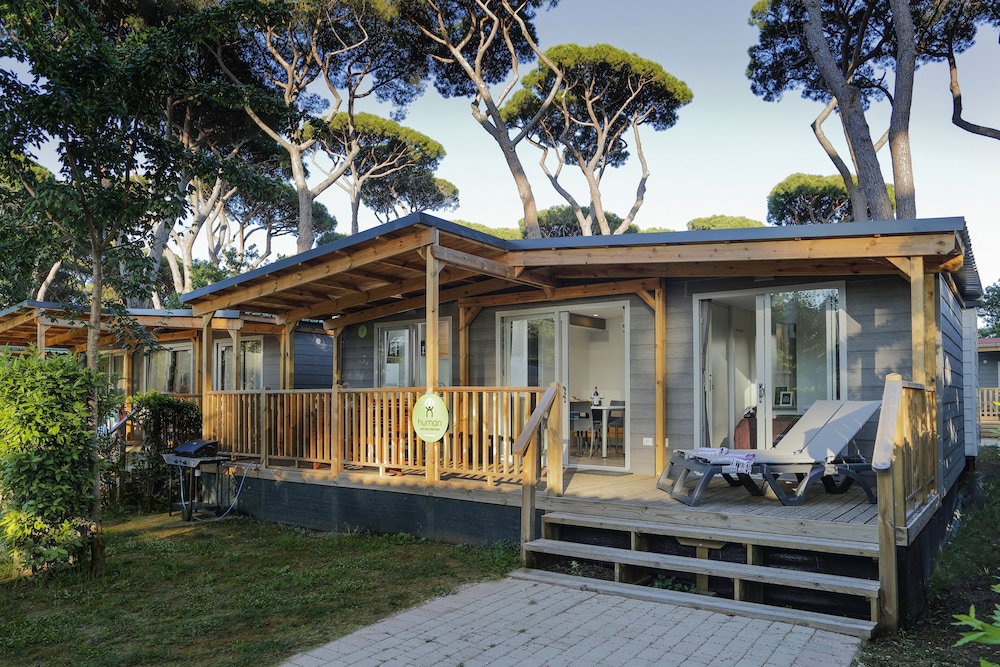 Hotel · Hu Park Albatros Village, San Vincenzo