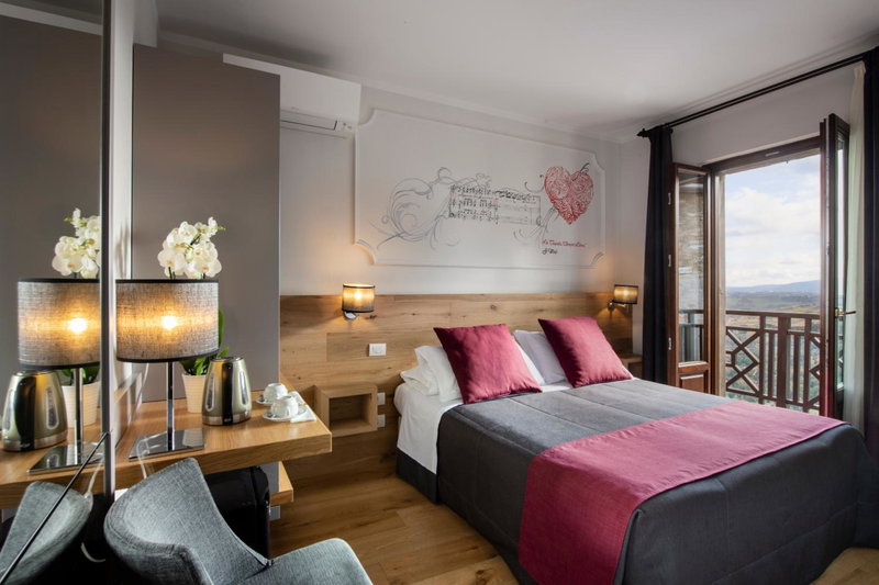 Hotel La Cisterna, San Gimignano, Italia