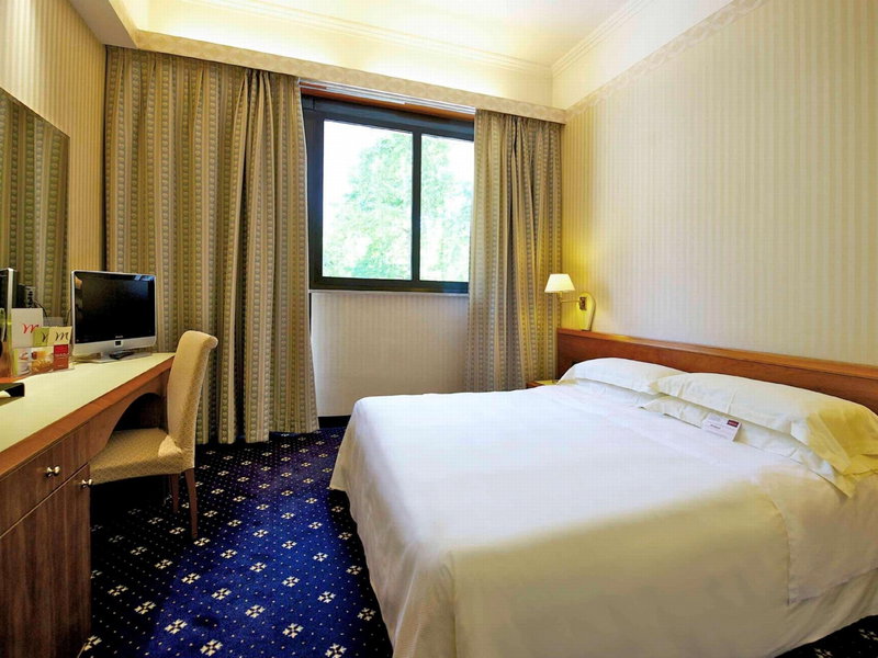 Mercure Reggio Emilia Centro Astoria, Reggio nell'Emilia, Italy