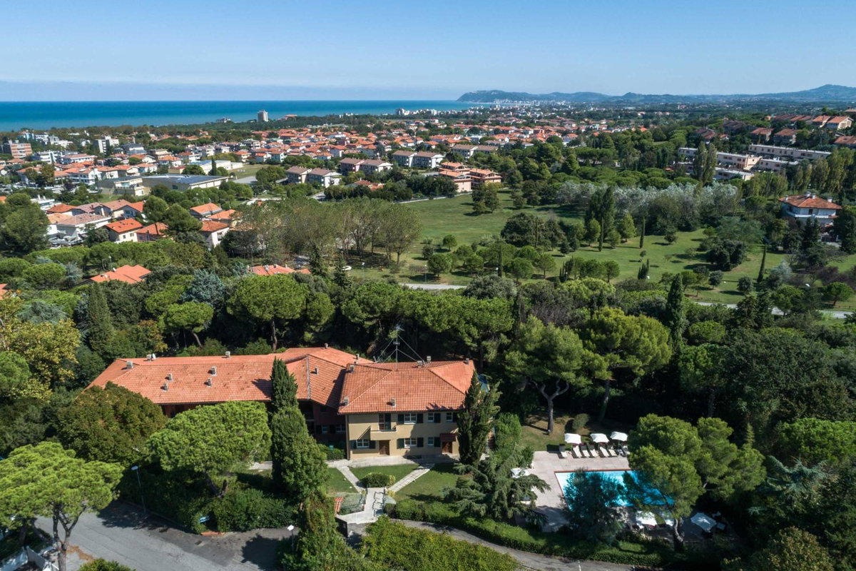 Отель · Residenze Al Colle Dei Pini, Riccione