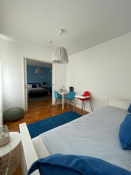 100 Contos, Porto, Portugal