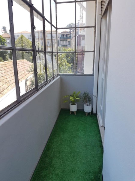 100 Contos, Porto, Portugal