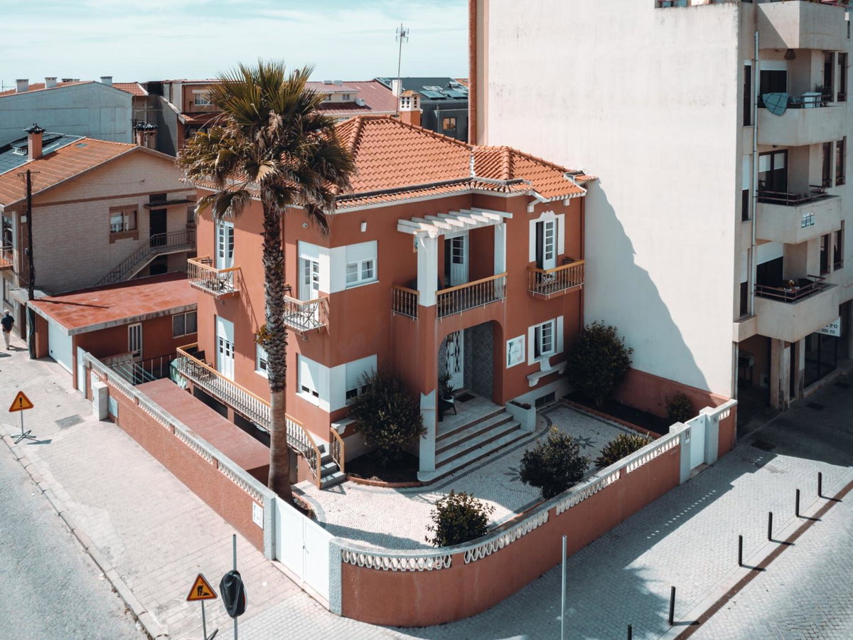 Hotel · Green Coast Surf House, Espinho