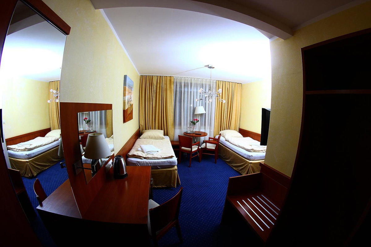 Hotel · Kardamon, Żary