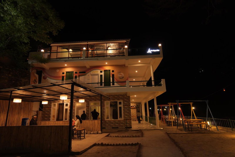 The Trippy Tribe Riverside Hostel Kasol, Kasol, Индия