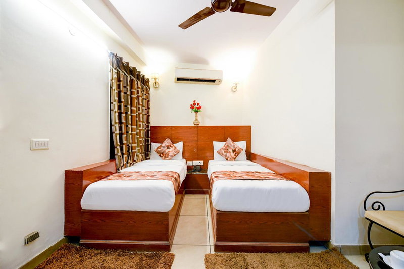Hotel Le Grand - Walk-in from RK Ashram Metro Station, New Delhi, Indien