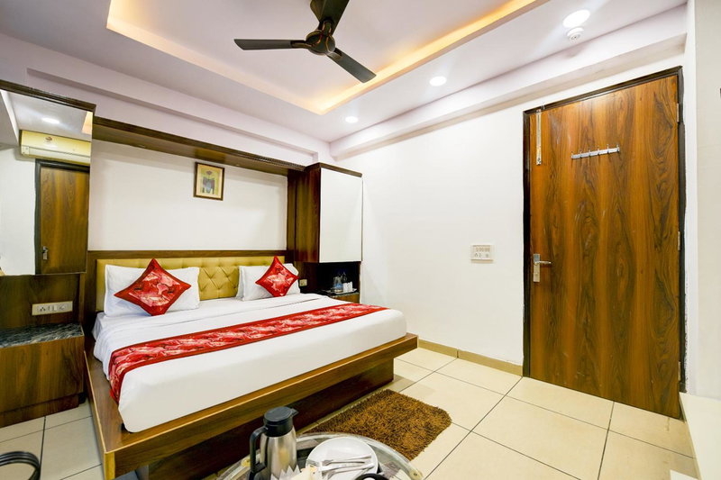 Hotel Le Grand - Walk-in from RK Ashram Metro Station, New Delhi, Indien