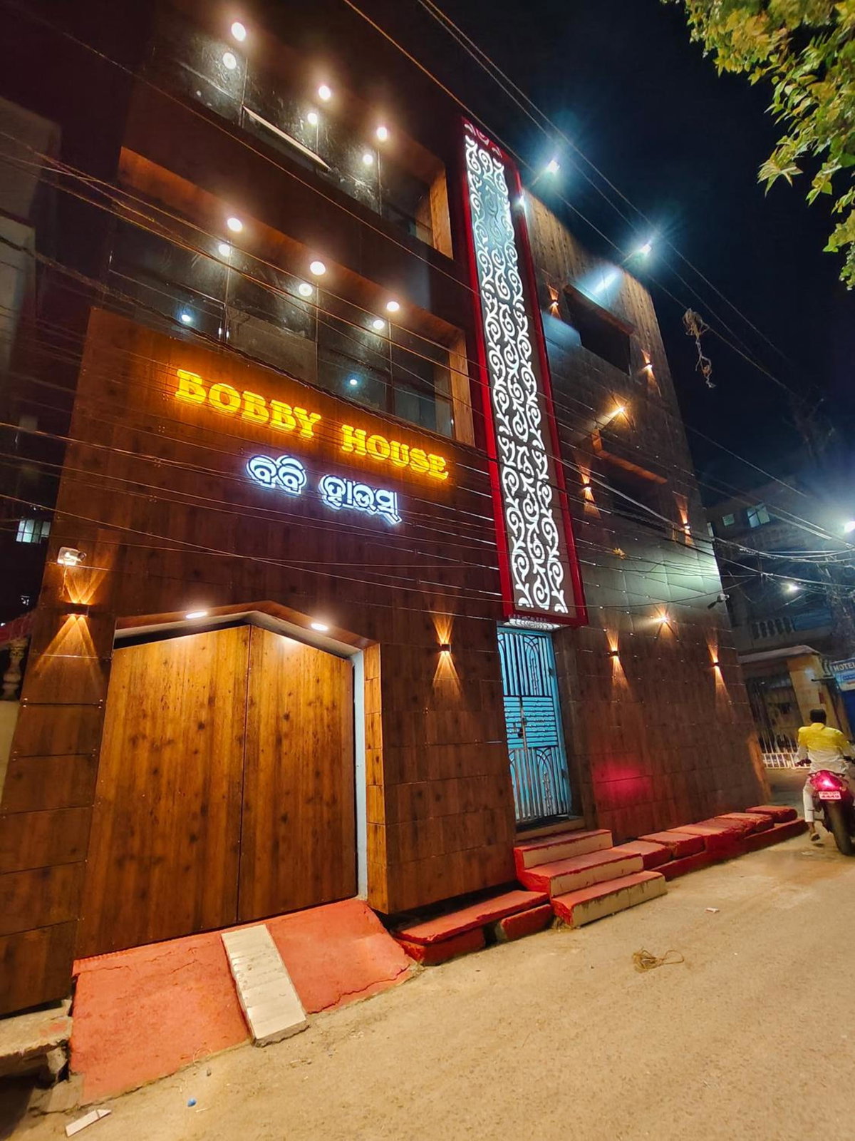 Hotel Bobby house 450m from beach & 1 km from temple, Индия