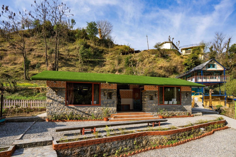 Zostel Plus Mussoorie, Kempty, Mussoorie, India