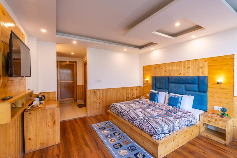 The 14 Gables, A Boutique Stay, Manali - Pet Friendly - Balcony Rooms - Crown Palace, Manāli, India