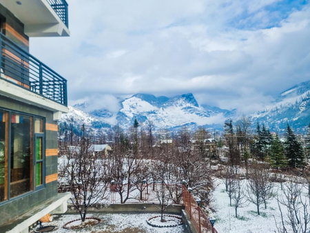 The 14 Gables, A Boutique Stay, Manali - Pet Friendly - Balcony Rooms - Crown Palace, Manāli, India