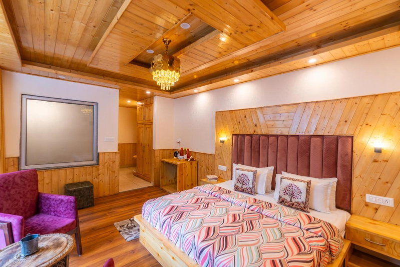 The 14 Gables, A Boutique Stay, Manali - Pet Friendly - Balcony Rooms - Crown Palace, Manāli, India