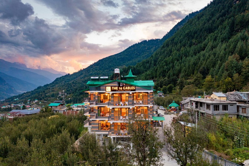The 14 Gables, A Boutique Stay, Manali - Pet Friendly - Balcony Rooms - Crown Palace, Manāli, India