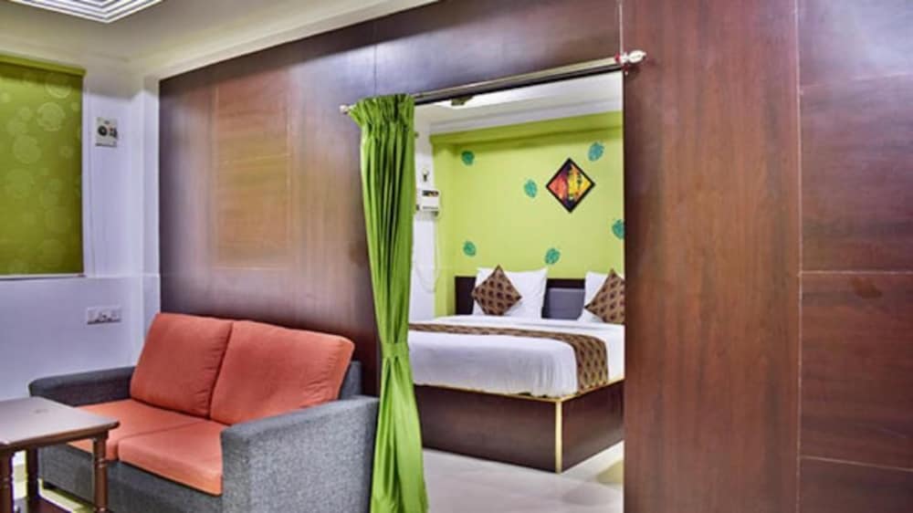 Hotel · Hotel Ramakrishna, Tiruvannamalai