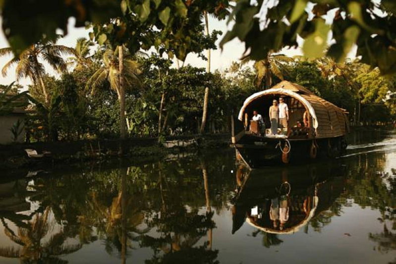 Spice Coast Cruises - Houseboat, A CGH Earth Experience, Shertallai, India