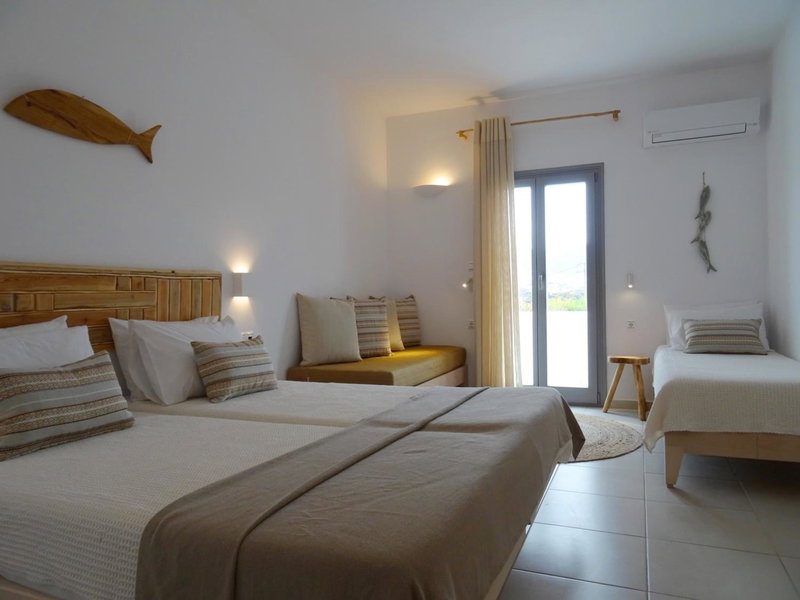 Paros Bay, Parasporos, Greece