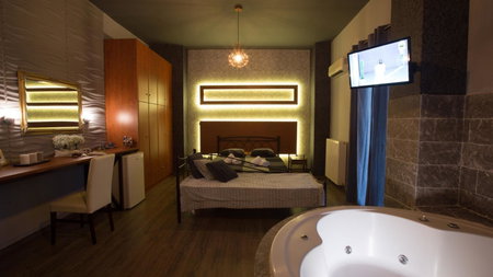 Cavallari Palace Hotel Suites, Acharnes, Greece