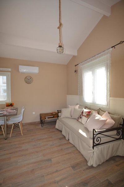 Olympia's Apartments by Traser, Artemida, Grecia