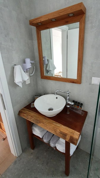 Sarakiniko Rooms, Adamas, Greece