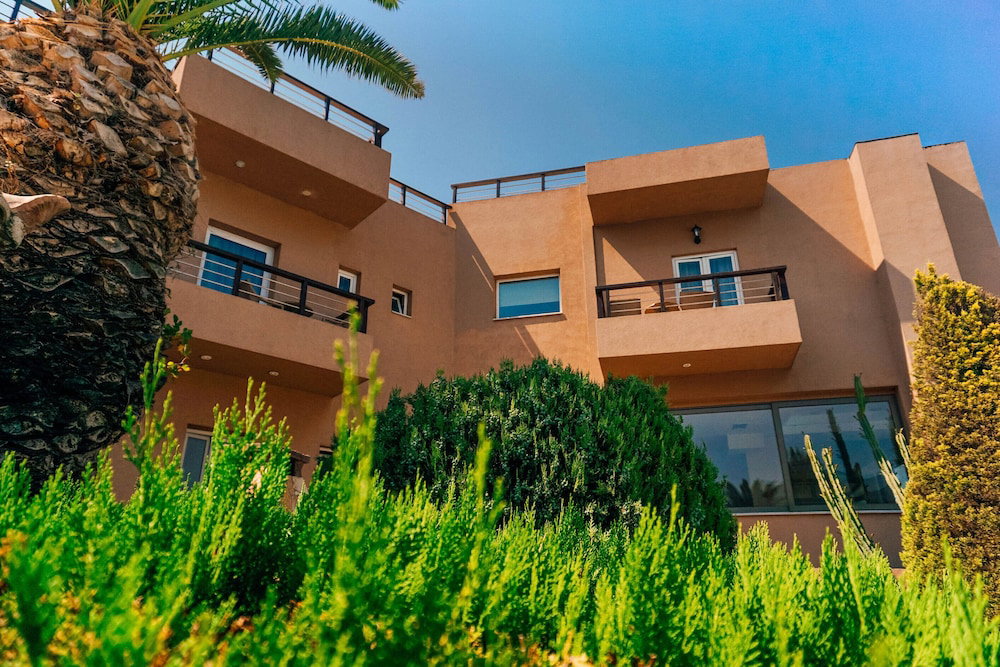 Hotel · Apollo Resort Art Hotel, Trifylia