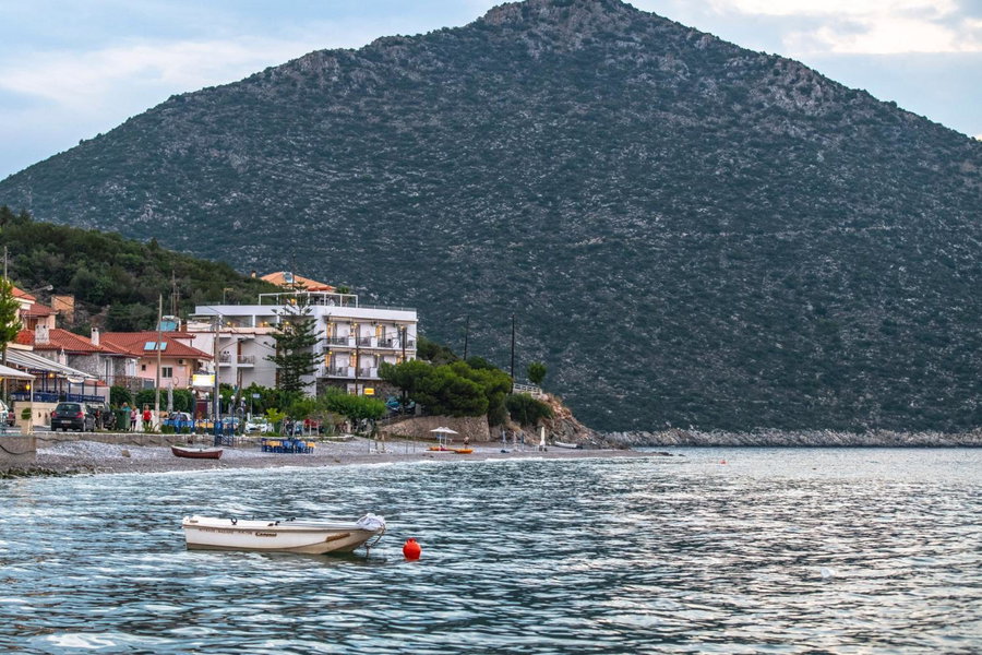Paraskevas Beach Hotel, Tiros, Greece