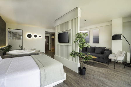 Heaven Hotel, Thermi, Grecia
