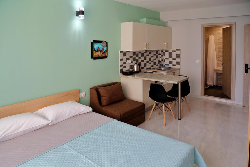 Menta Studios, next to metro station, smart tv, Thessaloniki, Греция