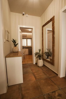 Lovely 1st Fl. Apt, with Balcony in Pagrati, Athens, Grecia
