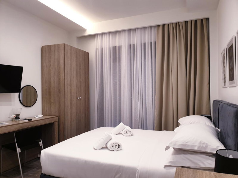 Eantos Studios and Suites, Perea, Греция