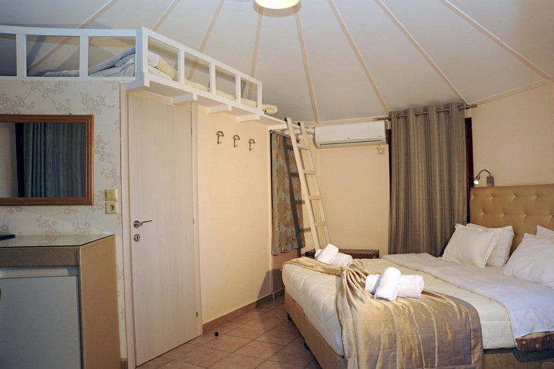 Chrissa Camping Rooms & Bungalows, Delfoi, Grecia
