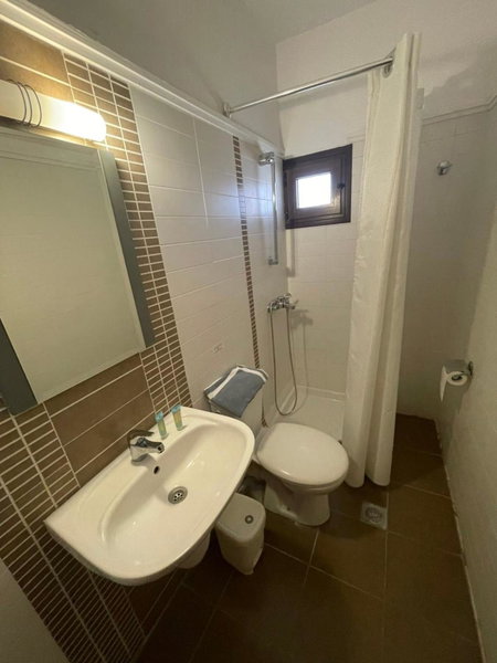 Αφροδίτη Hotel, Néon Rýsion, Grecia