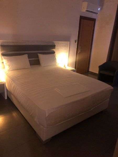 Αφροδίτη Hotel, Néon Rýsion, Grecia